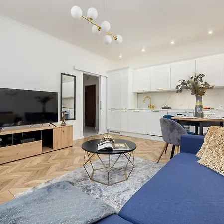 Beautiful One Bedroom Zamkowa By Renters Apartament *