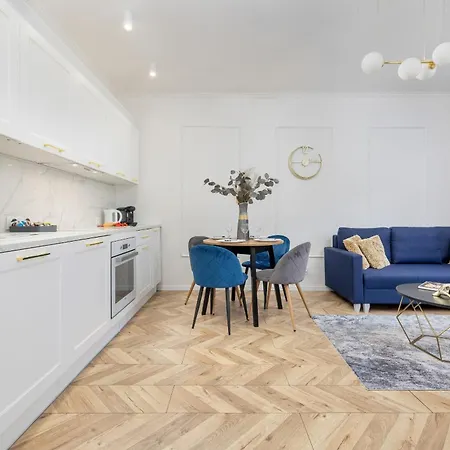 Beautiful One Bedroom Zamkowa By Renters Apartament *