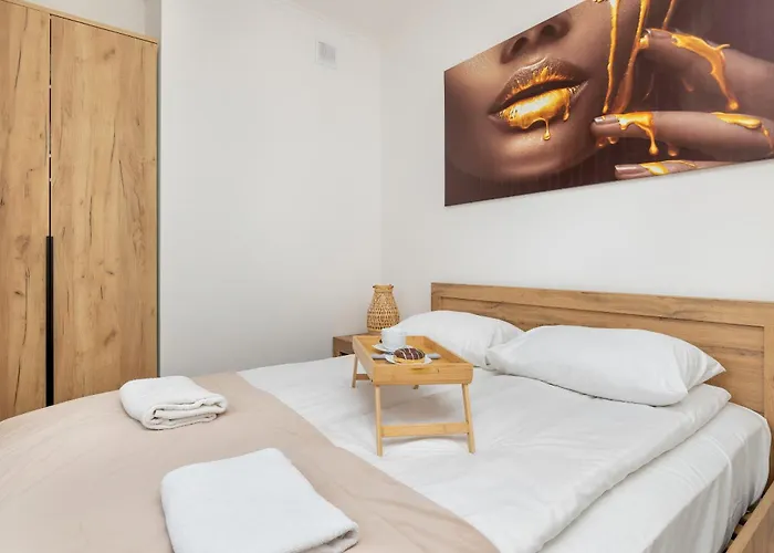 Beautiful One Bedroom Zamkowa By Rent Like *