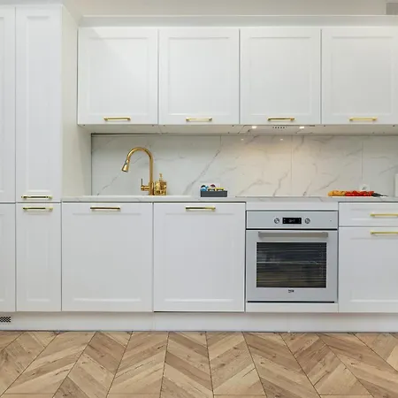 Beautiful One Bedroom Zamkowa By Renters غدانسك