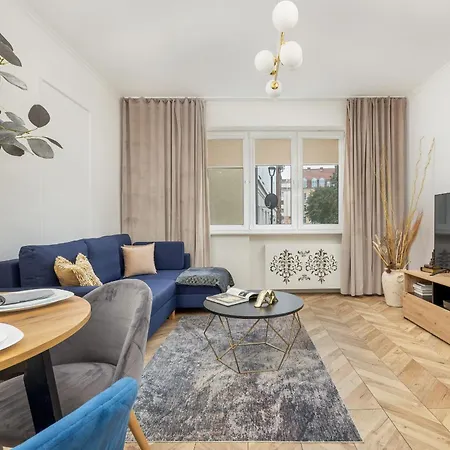 Beautiful One Bedroom Zamkowa By Renters شقة